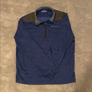 Vineyard vines men pull over